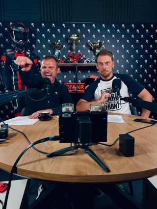 Aaaaaa, je to tady zase! 💥 Moto GP Pokec, tentokrát z nizozemského Assenu! 🇳🇱 Nezapomeňte sledovat i tento díl! Tentokrát...